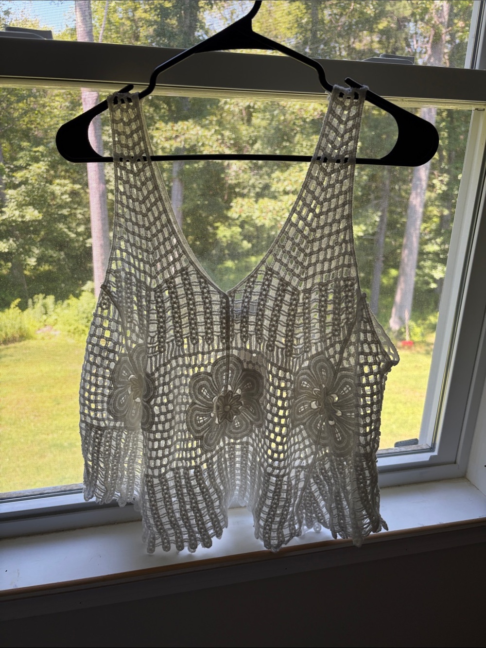 Crochet Floral V-Neck Tank Top - White
